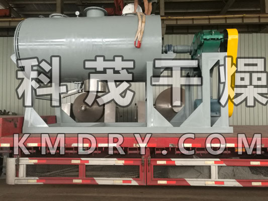 真空耙式干燥機是一種傳導傳熱干燥器。物料不直接與加熱介質接觸，適用于干燥少量的、不耐高溫和易于氧化的泥狀、膏狀