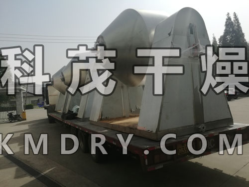 常州科茂干燥設備有限公司雙錐回轉真空干燥機集混合干燥為一體，簡化了工作程序，內部結構簡單，操作省時省力，油加熱